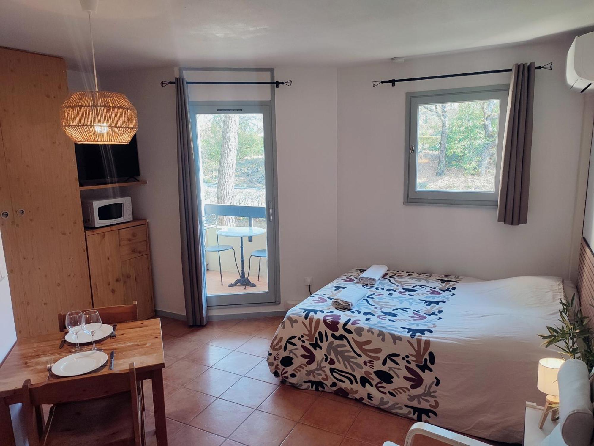 Le Studio Des Garrigues - Climatise Gréoux-les-Bains Dış mekan fotoğraf
